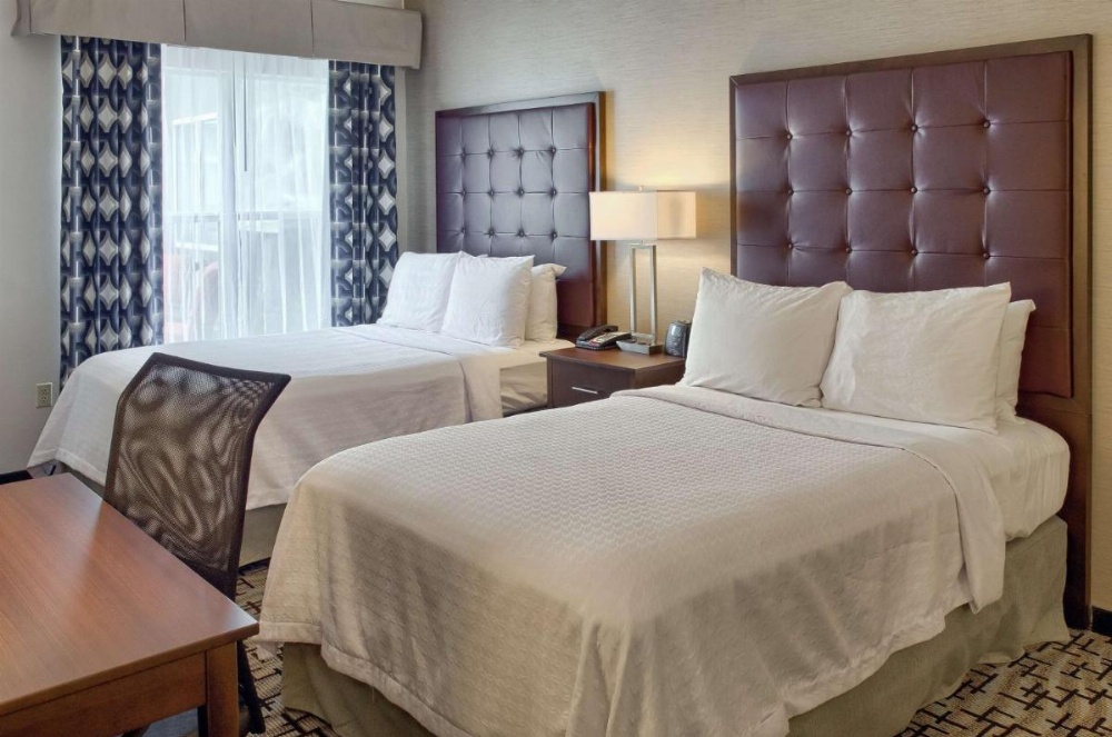 Suite with Two Double Beds and Bath Tub - Mobility and Hearing Access/Non-Smoking